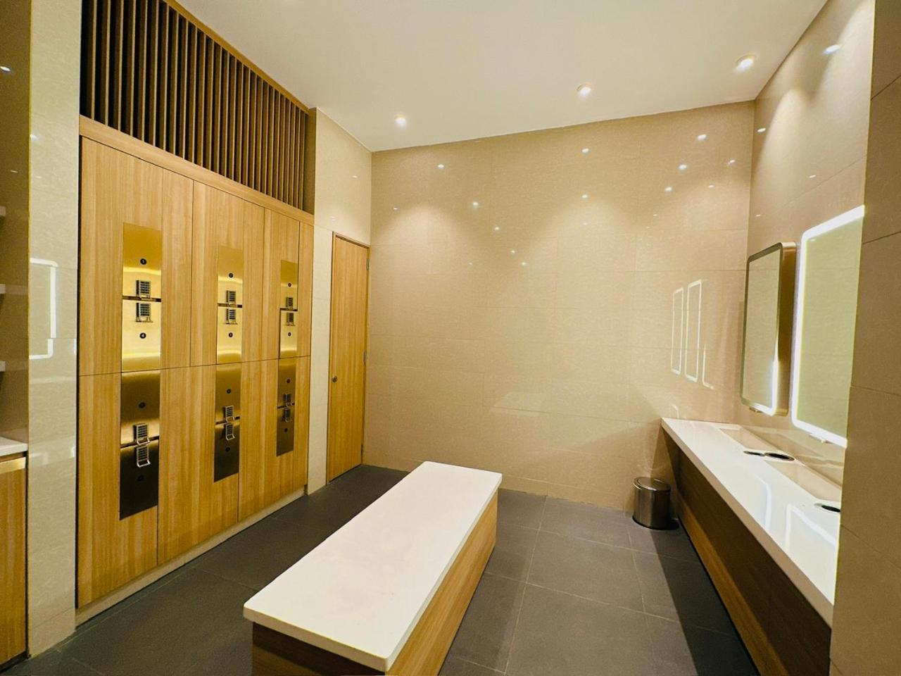 Luxury Gold 86 : D1- Mension , Rooftop Pool - District 1 * TP. Hồ Chí Minh
